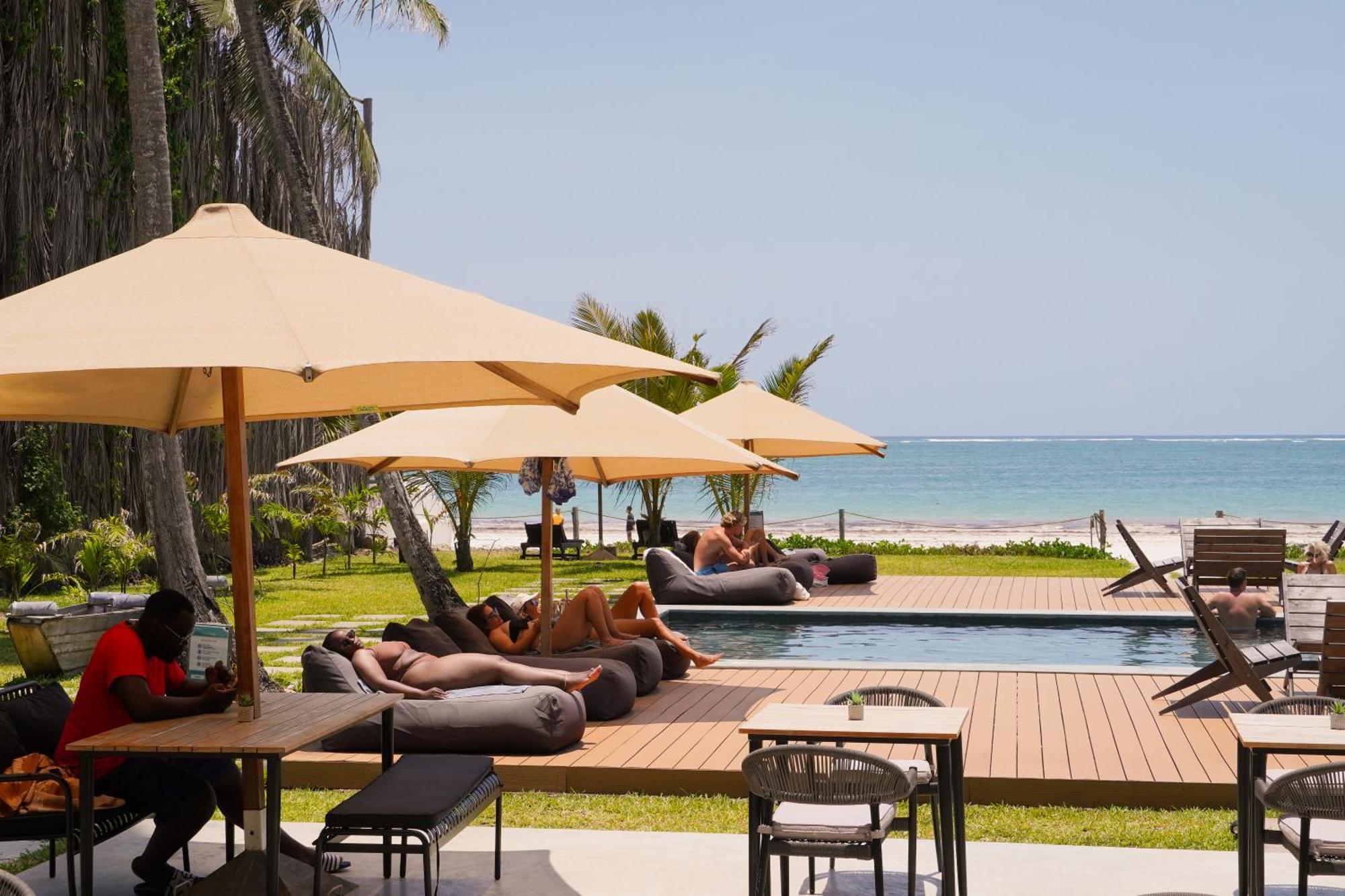 Lalagalu - Beachfront Ecocabins Playa de Diani Exterior foto