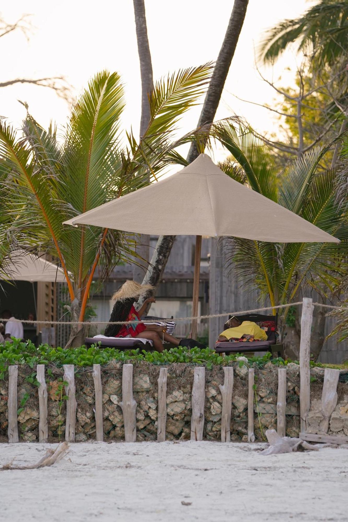 Lalagalu - Beachfront Ecocabins Playa de Diani Exterior foto